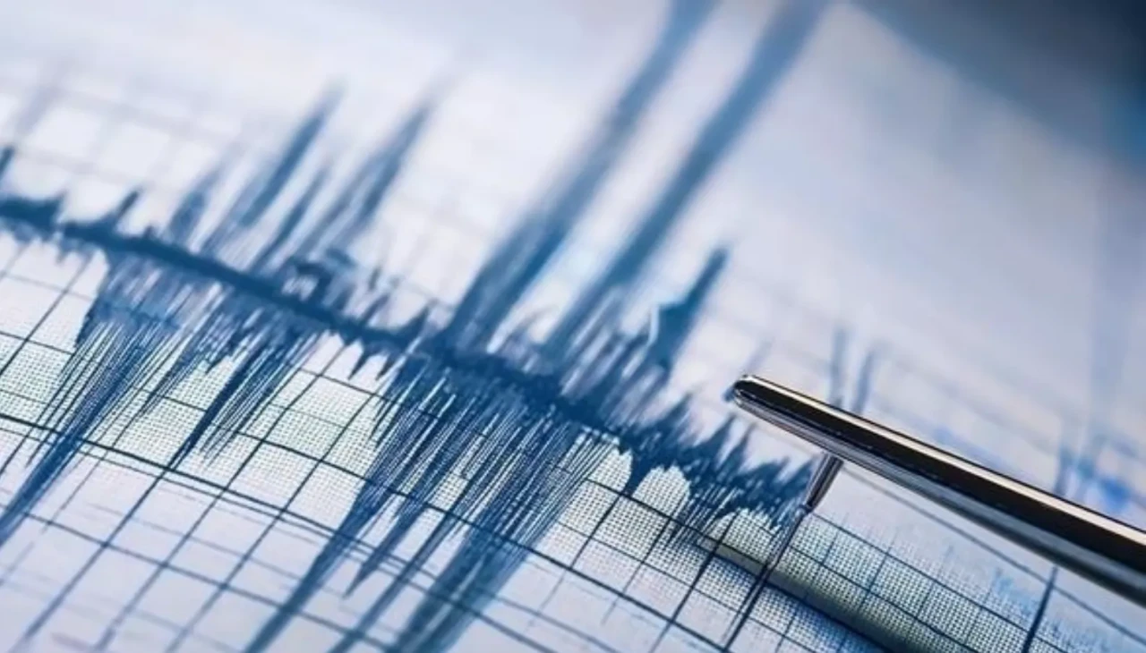 Ege Denizi'nde 5,2 Şiddetinde Deprem