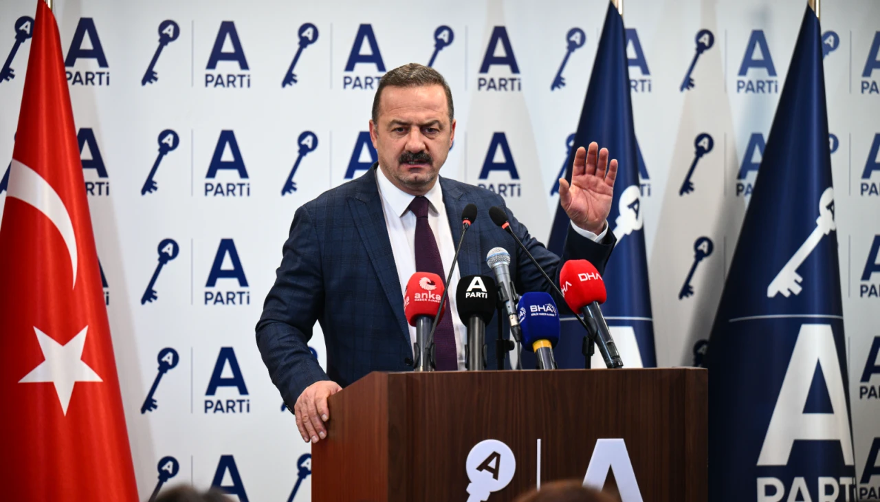 Yavuz Ağıralioğlu: Bugün siyaseti az, mesuliyeti çok konuşmak gerekir