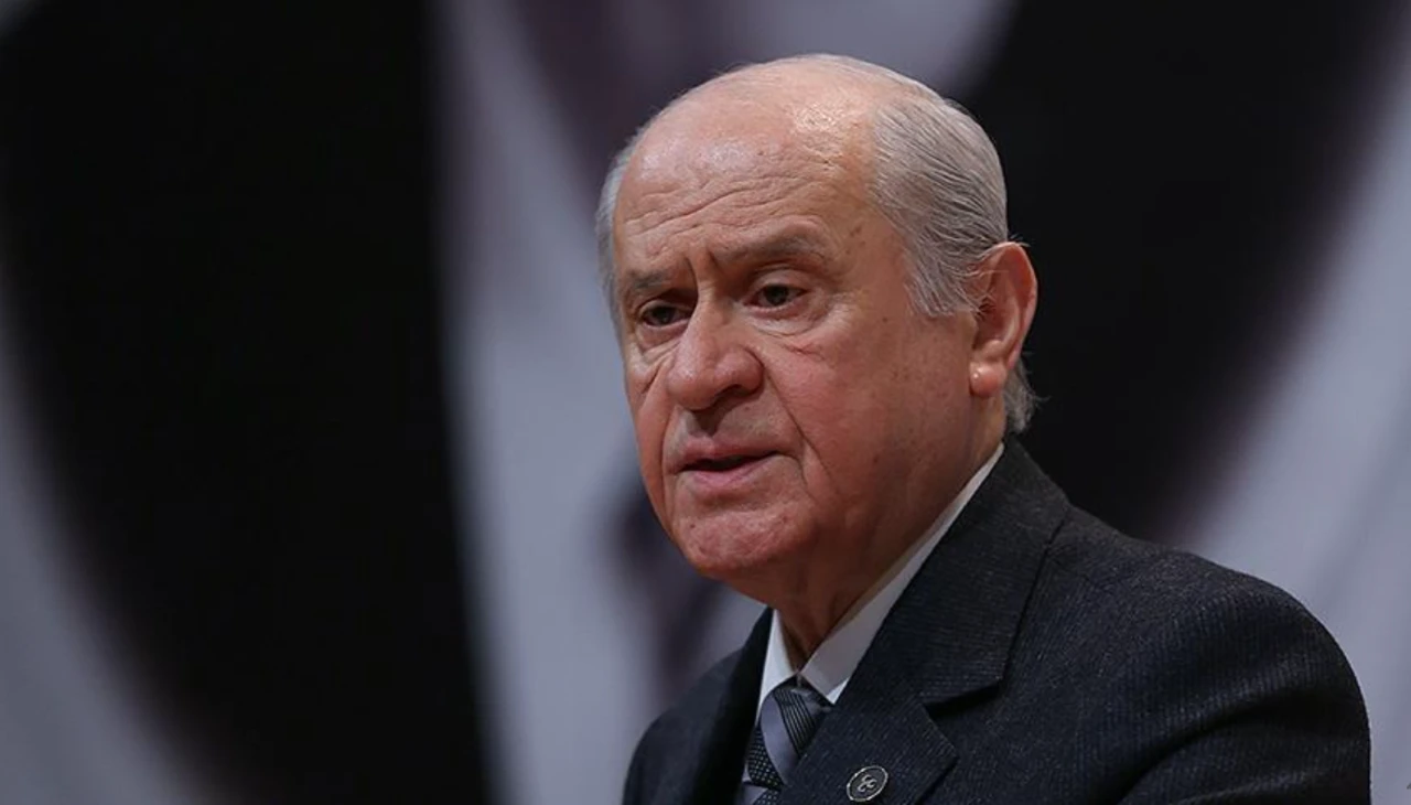 MHP Lideri Bahçeli, Cumhurbaşkanı Erdoğan'ı telefonla arayarak tebrik etti