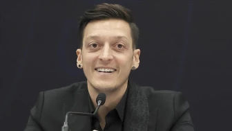 AK Parti'nin yeni MKYK listesi, Mesut Özil ve Sinan Akçıl