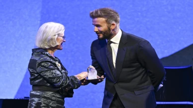 Davos'ta David Beckham'a Kristal ödülü verildi