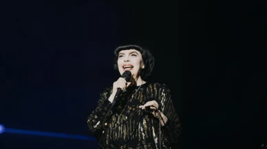 Fransız şarkıcı Mireille Mathieu İstanbul’da sahne aldı